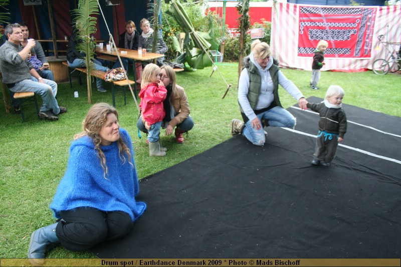 Drum spot / Earthdance Denmark 2009 * Photo  Mads Bischoff  IMG_6327.JPG